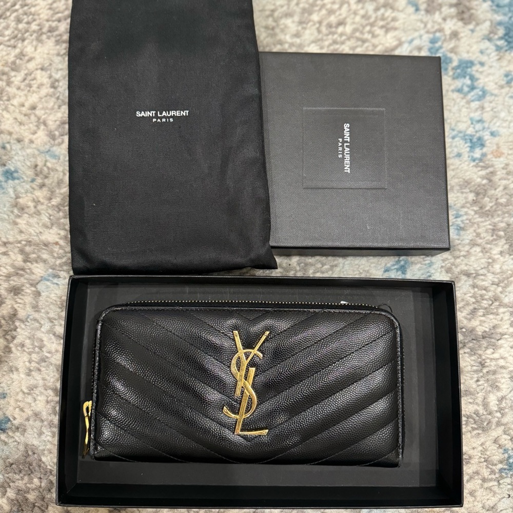 💯 Authentic YSL wallet 🖤